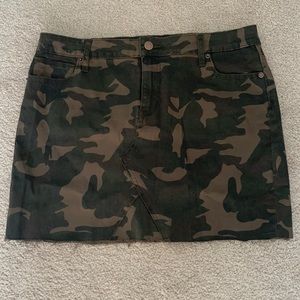 EUC Altar’d State Camo Mini Skirt